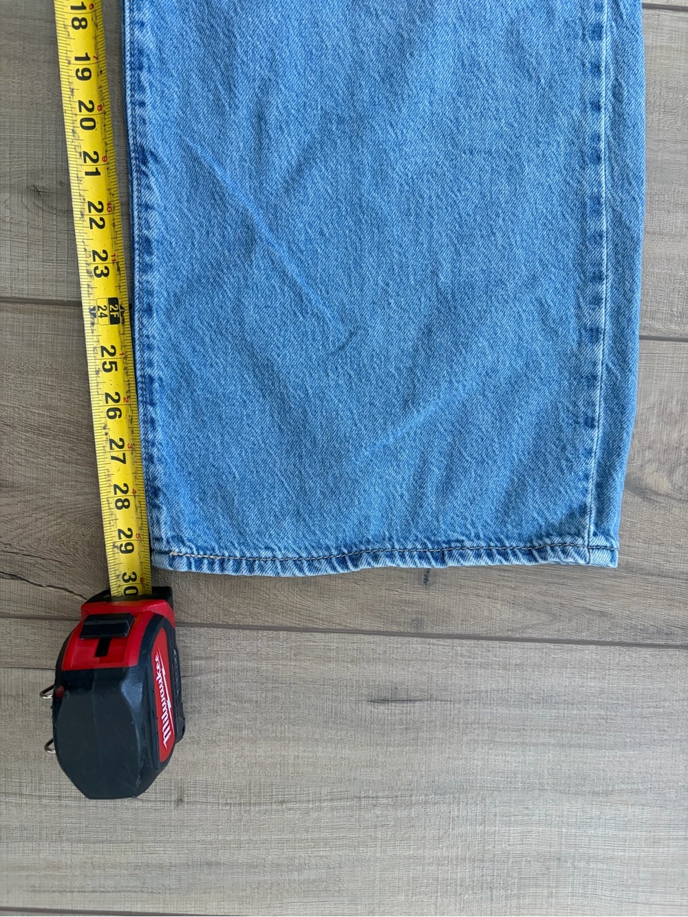 Levi’s Cinch Baggy Light Weight High Rise Wide Leg Denim Jeans Medium Wash 27 - Picture 9 of 10